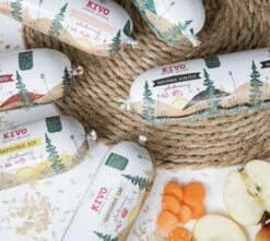 Kivo Petfood Houdbare Worsten INTRODUCTIEDOOS 6 X 600 Gram Smaken: Rund, Kip, Rund & Kip, Kip & Zalm, Eend En Lam - Zacht Gestoomd Vlees - Glutenvrij Geen Fratsen -Hondenspullen Verkoop 1200x1072 3