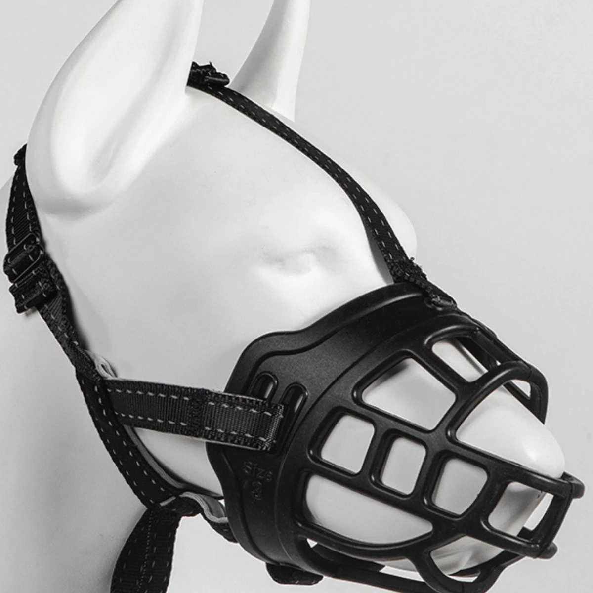 Sharon B Muilkorf Hond - Zwart - XL - Comfortabel - Snuitomtrek 34 Tot 37 Cm - Voor Grote Honden 11 Sharon B Muilkorf Hond - Zwart - XL - Comfortabel - Snuitomtrek 34 Tot 37 Cm - Voor Grote Honden - Afbeelding 9