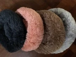 HONDEN RELAX Kussen - Superzacht Fluffy Ronde Mand 100 Cm - Taupe/Zandkleur -Hondenspullen Verkoop 1200x899 9