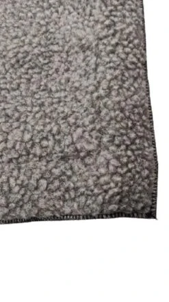 Benchkussen 70x50 Cm. Grijs. Eenvoudig Sheepskin Benchkussen. Geschikt Voor Benches Van 76 Cm. -Hondenspullen Verkoop 674x1200 2